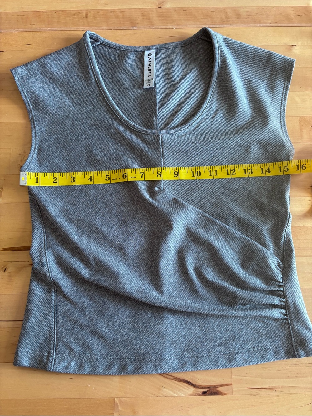 Athleta Bayview tee XS EUC Gray Scoop Neck Cap Sleeve - Picture 7 of 8